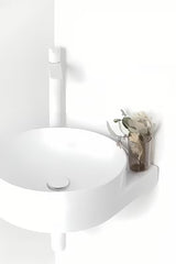 Bijeli keramički kutne ugradbeni umivaonik Ravak Yard 45x45 cm s upuštenom odlagališnom površinom