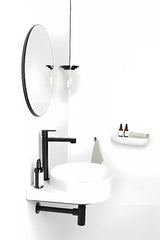 Bijeli keramički ugradbeni umivaonik Ravak Yard sa sniženom odlagališnom površinom na stražnjem dijelu