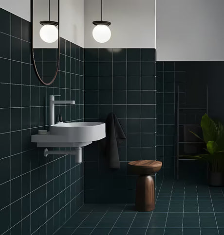 Bijeli ugradbeni umivaonik Ravak Yard ovalnog oblika sa skrivenom odlagališnom plohom