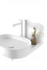 Bijeli keramički viseći umivaonik Ravak Yard 60 bez preljeva s otvorom pro za stojeću slavinu.