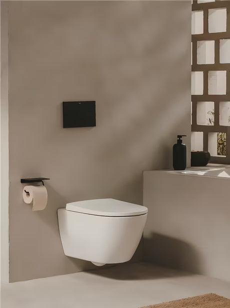 Viseća WC Školjka Roca Ona u bijeloj boji sa skrivenim pričvršćenjem i otvorenim ispiranjem