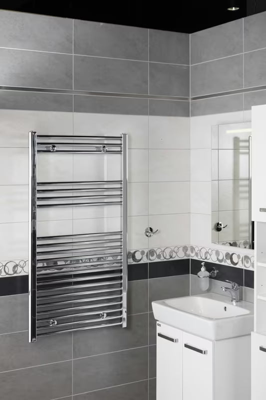 Kombinirani kupaonski radijator S-Line 600 x 1118 mm u krom izvedbi s ravnim profilom.