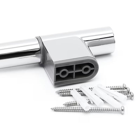 Tuš set S-Line Chrome s 3-funkcijskim ručnim tušem i podesivim držačem na tuš šipki.