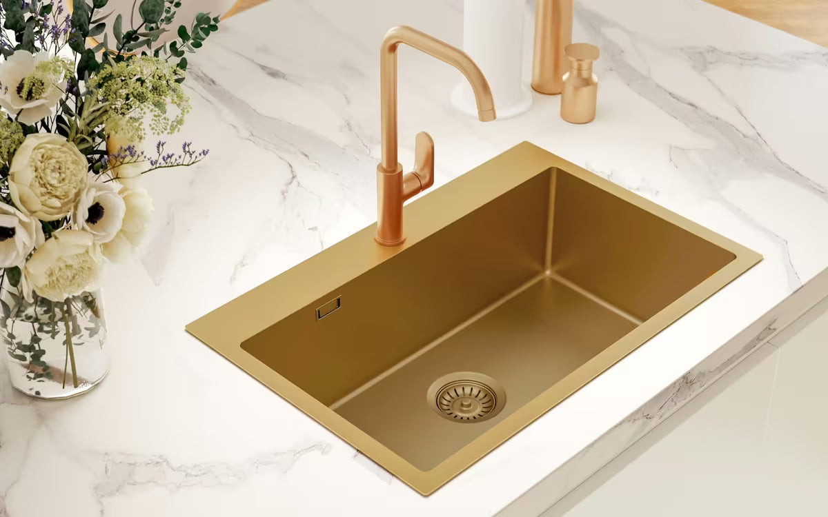 Kuhinjski sudoper od nehrđajućeg čelika SAT Aurum u izvedbi gold, pro ugradnja na radnu ploču