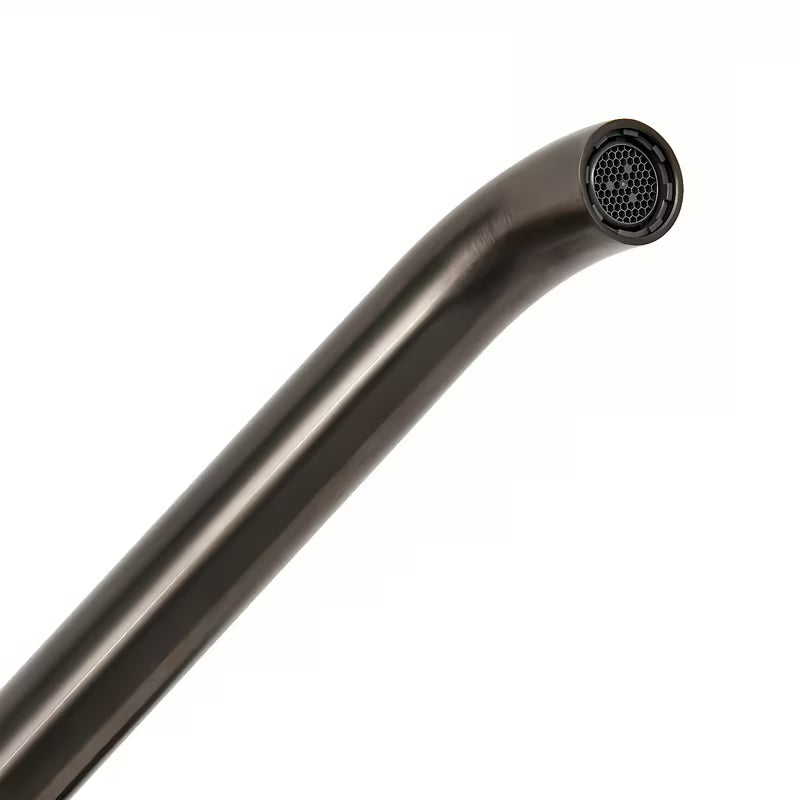 Podžbukna jednoručna baterija miješalica za umivaonik SAT Aurum u izvedbi brušeni gun metal s okruglim dizajnom.