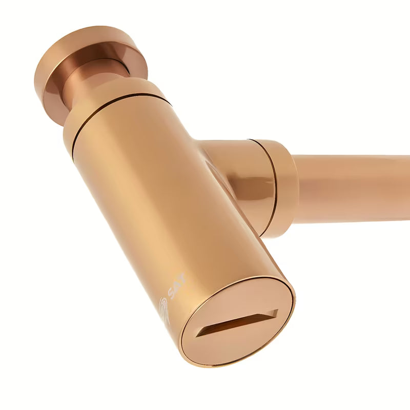 Mjedeni sifon za umivaonik SAT Aurum u boji rose gold, okruglog dizajna i promjera 32 mm.