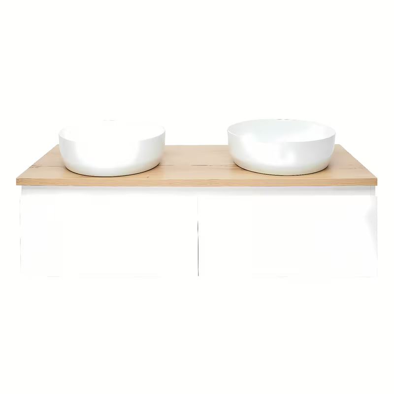 Viseća kupaonski ormarić SAT B-Way u bijelom sjaju s pokrovnom pločom u dekoru hrasta i s dva umivaonika na ploču.