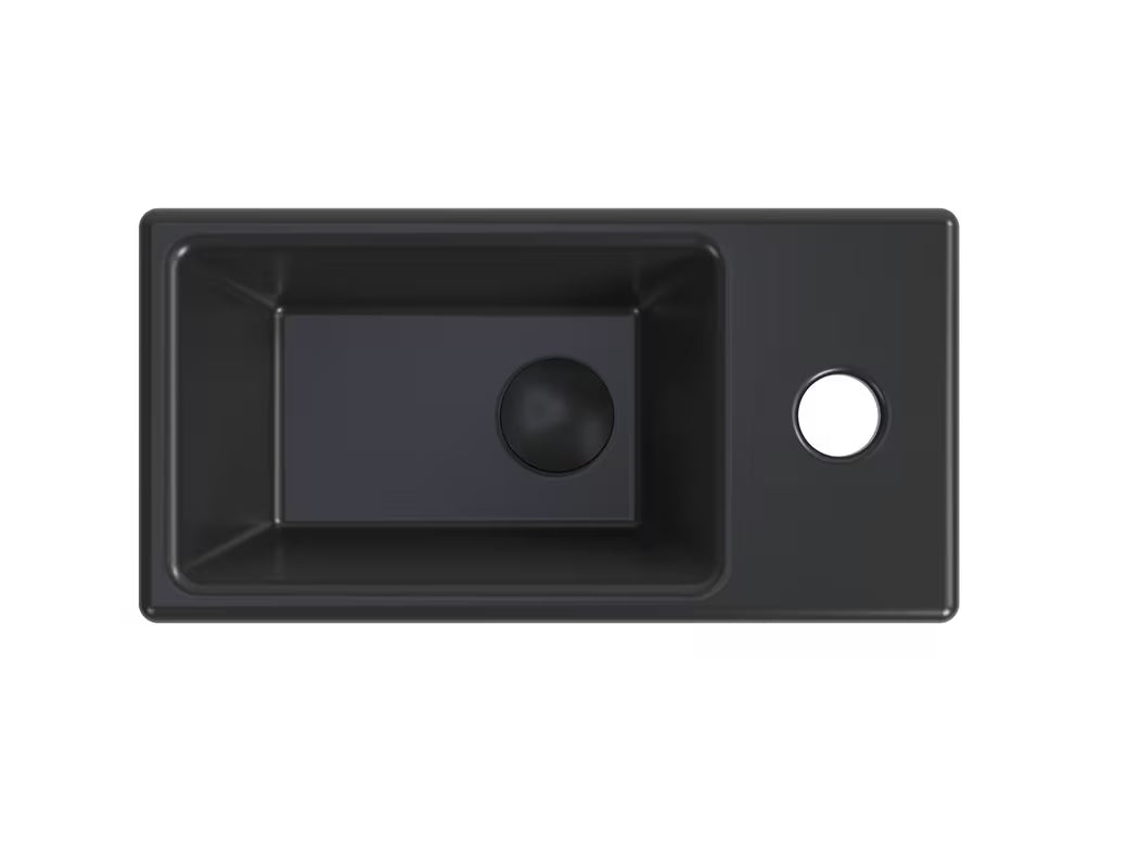 Viseće keramički mali umivaonik SAT Brevis 40,5x20,5 cm u mat crnoj boji s otvorom za pro slavinu desno.