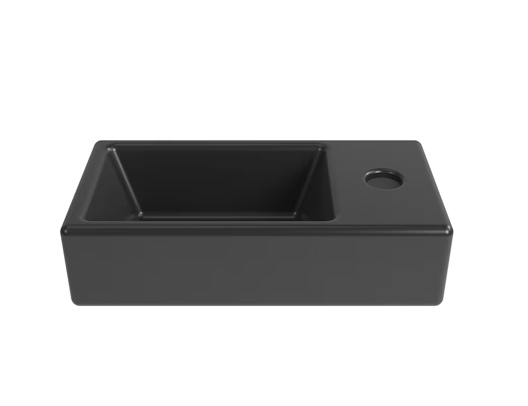 Viseće keramički mali umivaonik SAT Brevis 40,5x20,5 cm u mat crnoj boji s otvorom za pro slavinu desno.