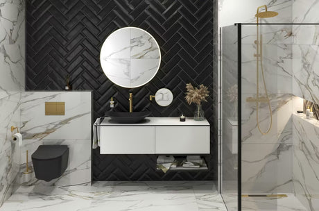 Crno mat viseća WC školjka SAT Brevis sa skrivenim pričvršćenjem i sjedalom soft Close