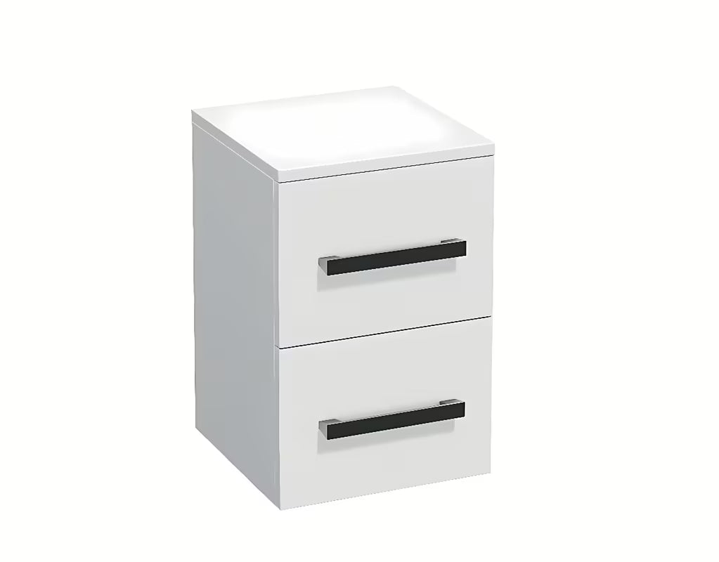 Niska kupaonski ormarić SAT Cube Way u sjajnoj bijeloj boji s dvije ladice i kromiranim ručkicama.