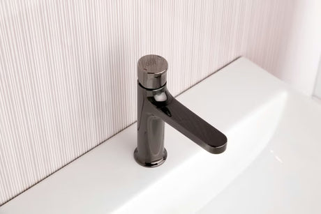 SAT Dark miješalica za umivaonik bez odvoda u izvedbi PVD gun metal za montažu na ploču i s ručicom.