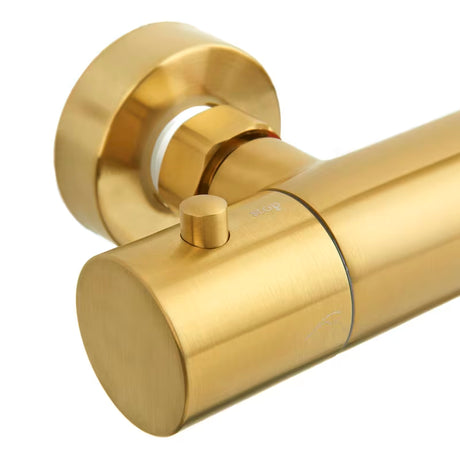 Tuš sustav SAT Dark s termostatskom miješalicom u obradi brušeno zlato s okruglim nadglavnim tušem 25 cm.