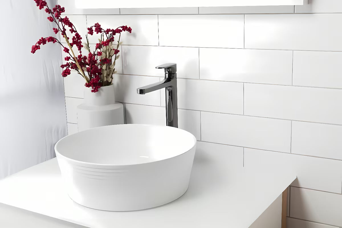 Visoka miješalica za Umivaonik SAT Dark u završnoj obradi PVD gun metal bez odvoda.