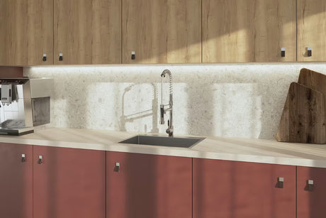 Kromirana miješalica za sudoper SAT Chrome s tušem, zakretnim izljevom i upravljanjem ručicom