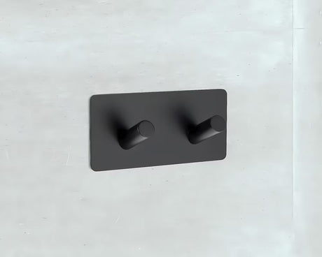 Samoljepljivi dvostruka kuka SAT u mat crnoj izvedbi od nehrđajućeg čelika za kupaonicu