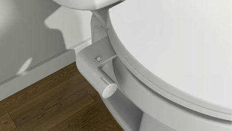 Bijelo bide sjedalo SAT Easybidet pro za ugradnju ispod WC daska bez priključka na struju.