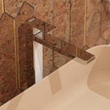 Visoka stojeća miješalica za umivaonik SAT Elements u izvedbi bijela/krom bez odvoda.