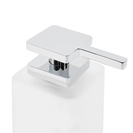 Zidni dozator sapuna SAT Evolution S u krom izvedbi sa satiniranim staklom.