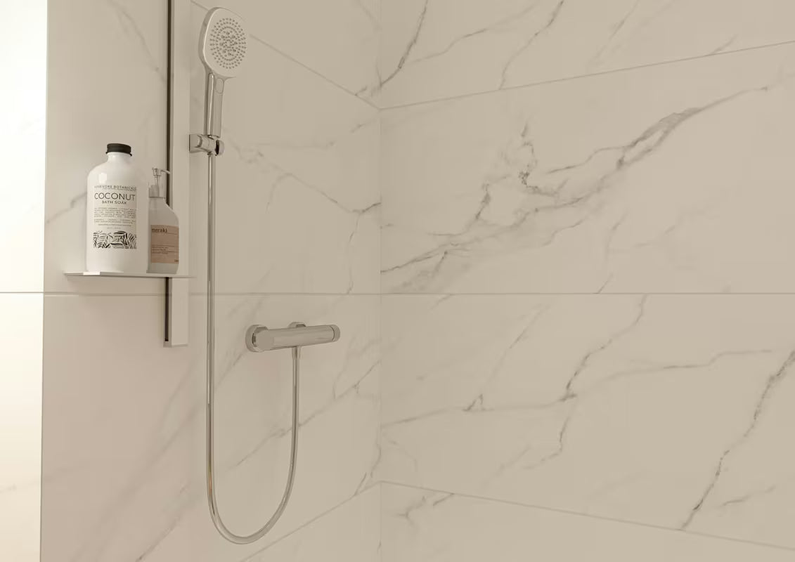 Kromirana jednoručna baterija miješalica za tuš SAT Evolution pro za zidnu montažu bez tuš seta.