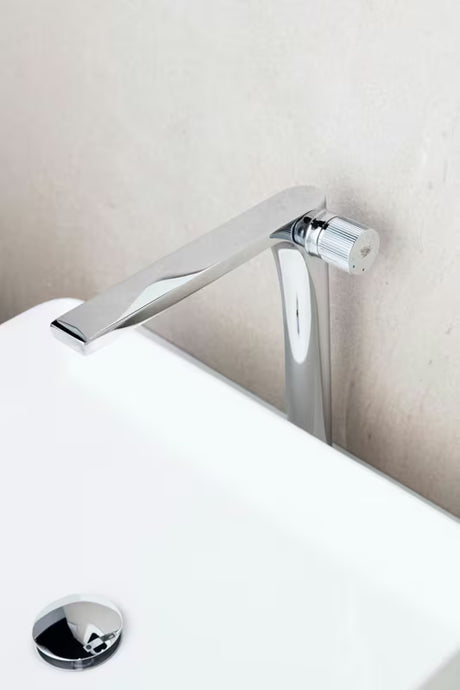 Visoka jednoručna baterija miješalica za umivaonik SAT Evolution u krom izvedbi pro umivaonik na ploču.