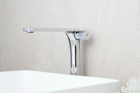 Visoka jednoručna baterija miješalica za umivaonik SAT Evolution u krom izvedbi pro umivaonik na ploču.