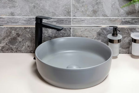 Visoka miješalica za Umivaonik SAT Feel u mat crnoj izvedbi bez odvoda.