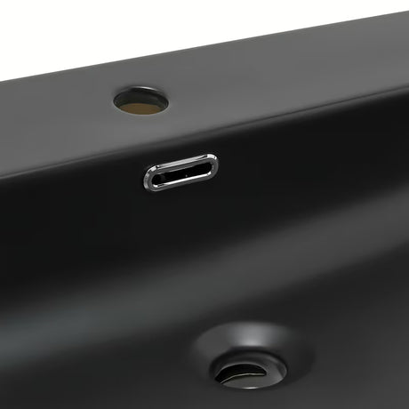 Namještajni keramički umivaonik SAT Fusion u mat crnoj boji s otvorom pro za slavinu u sredini