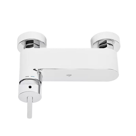 Kromirana jednoručna baterija miješalica za tuš SAT Fusion s crnom upravljačkom ručicom pro za zidnu ugradnju.