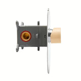 Podžbukna miješalica za tuš SAT Fusion u imitaciji drva s ručicom i kromiranim detaljima.