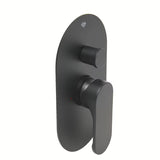 Podžbukna jednoručna baterija tuš i miješalica za kadu SAT Fusion u mat crnoj boji s podžbuknim tijelom