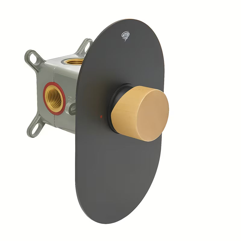 Podžbukna miješalica za tuš SAT Fusion s ručicom u dekoru svijetlog drva i krom izvedbi.