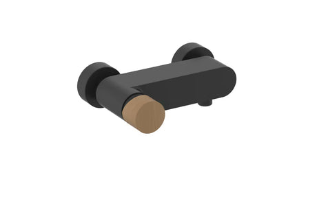 Zidna jednoručna baterija miješalica za tuš SAT Fusion s ručicom u svijetlom drvu i mat završnom obradom.