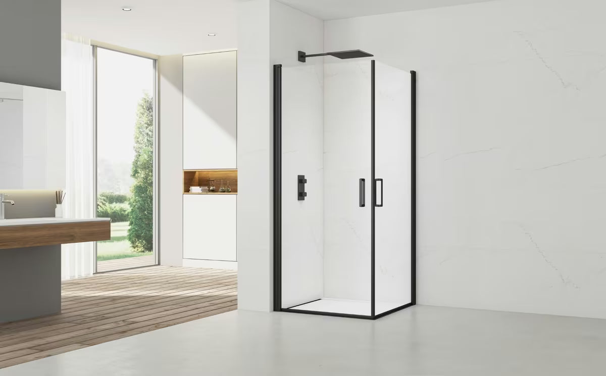 Svijetlosiva kupaonski tepih SAT Infinitio s mekanim dugim vlaknima i protukliznim donjim slojem.