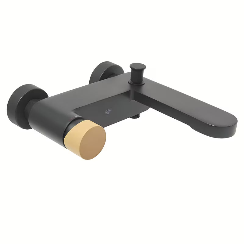 Miješalica za Kadu SAT Fusion u mat crnoj boji s ručicom u dekoru svijetlog drva pro za zidnu montažu.