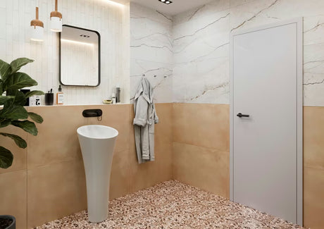 Samostojeći  keramički umivaonik SAT Fusion u bijeloj boji, promjera 42,5 cm i visine 95 cm.