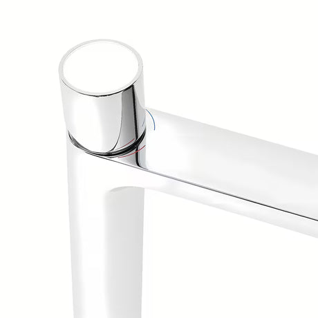 Visoka miješalica za Umivaonik SAT Fusion u krom izvedbi sa štedljivim perlatorom.