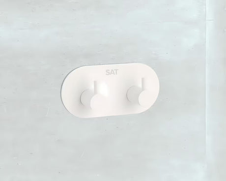 Bijeli samoljepljivi kukica SAT od nehrđajućeg čelika s mat površinom za kupaonicu