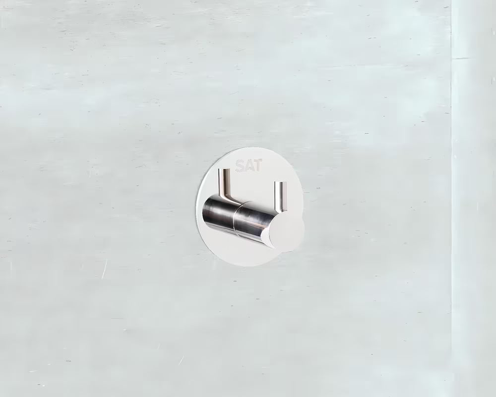 Samoljepljivi kukica SAT Chrome od poliranog nehrđajućeg čelika u sjajnoj izvedbi