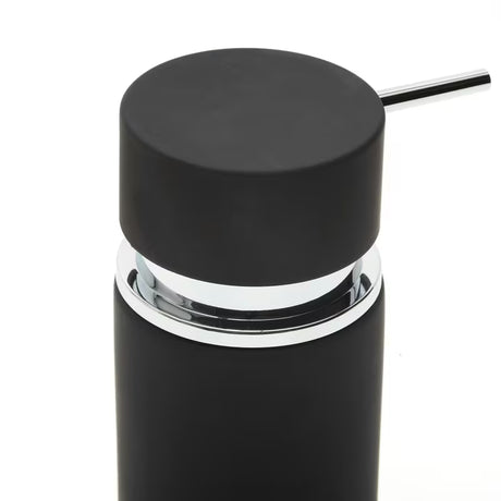 Samostojeći  dozator za tekući sapun SAT Infinitio u crnoj mat boji od gumirane keramike.