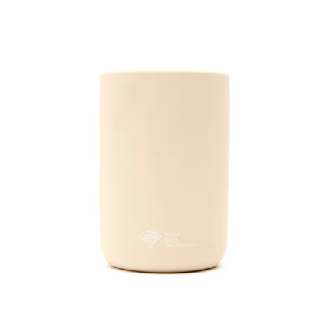 Samostojeći  držač četkica SAT Infinitio u bež mat izvedbi od gumirane keramike.