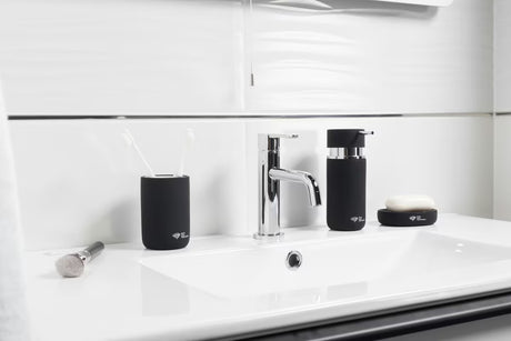 Samostojeći  keramički držač četkica SAT Infinitio u mat crnoj izvedbi.