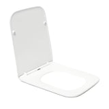 Bílé WC sedátko SAT Infinitio v hranatém designu se SoftClose a EasyLock