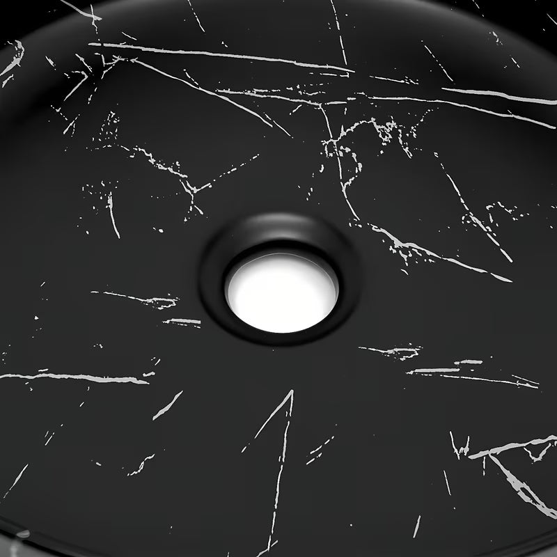 Mat umivaonik na ploču SAT Infinitio 39x39 cm u crnom mramornom dizajnu bez preljeva.