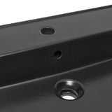 Crno-matni keramički viseći umivaonik SAT Infinitio s preljevom i središnjim otvorom pro za slavinu.