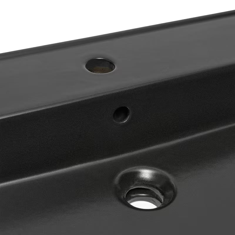 Crno-matni keramički viseći umivaonik SAT Infinitio s preljevom i središnjim otvorom pro za slavinu.