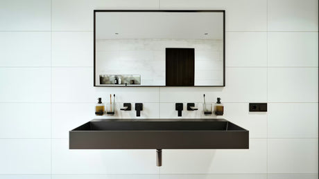 Viseći umivaonik SAT Infinitio u crnoj mat izvedbi s mogućnošću montaže i na ploču