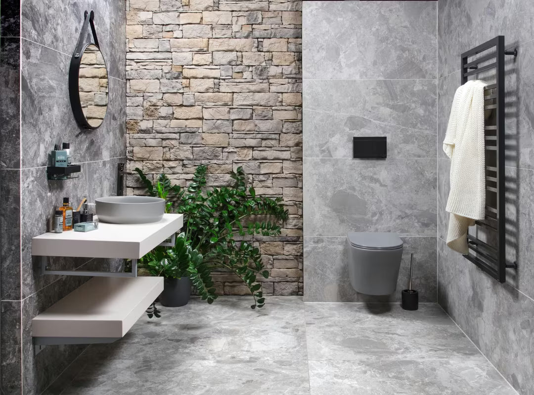 Viseća WC Školjka SAT Infinitio u sivoj mat izvedbi sa skrivenim pričvršćenjem i sjedalom soft Close.