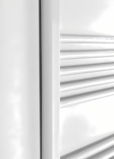 Bijeli kombinirani radijator SAT KD 45x180 cm s bočnim priključkom na razmak