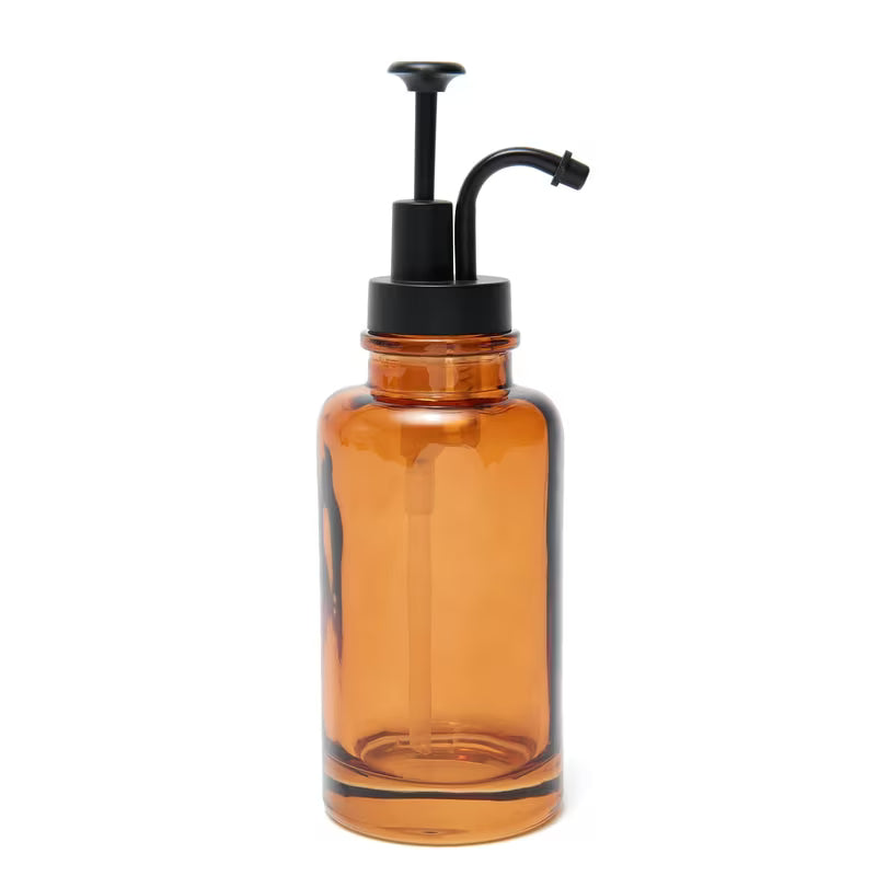 Samostojeći  smeđi dozator sapuna SAT Magic jednostavnog elegantnog dizajna.